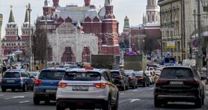 Rusya’da otomotiv tesisleri yeniden devrede: Tüm fabrikalar yaza kadar üretime geçecek