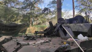 Trump’ın görüşmeden sonra ‘savaş bitti’ dedi: Aramadan saatler sonra bombalar yağdı