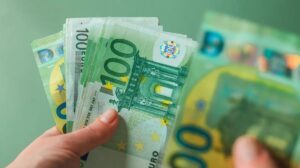 Türklerin çalışmak için akın ettiği Avrupa ülkesinde asgari ücrete minik zam