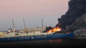 Ukrayna seferi yapan Türk gemisi vuruldu