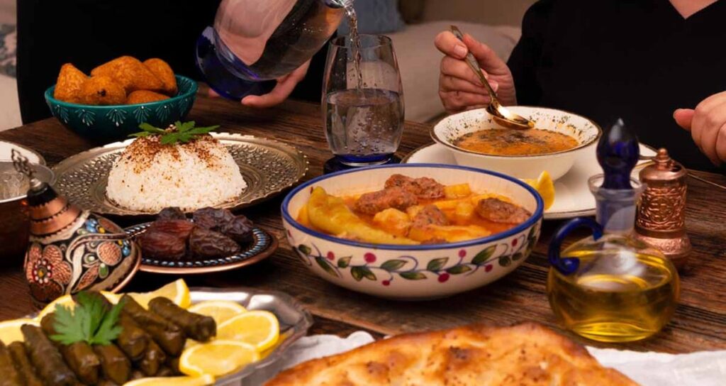 Yemekten sonra kan şekerini dengelemek için bu 3 şeyi yapın