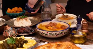 Yemekten sonra kan şekerini dengelemek için bu 3 şeyi yapın